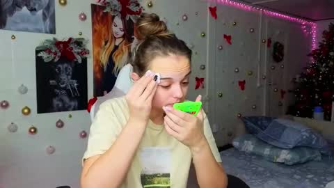 Snapshot of misss_viki chatting on January 7, 2026, 2:14 am . online show from January 7, 2026, 2:14 am