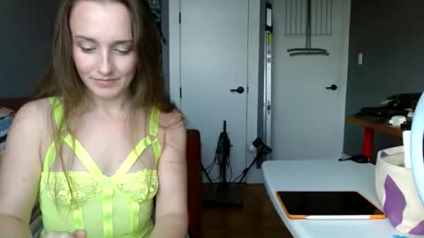 Snapshot of misssummerwest chatting on January 3, 2025, 5:53 pm Summer West online show from January 3, 2025, 5:53 pm