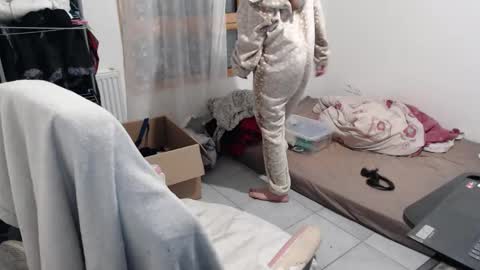 missthon online show from November 10, 2025, 11:42 am