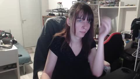 missthon online show from February 9, 2026, 12:53 pm