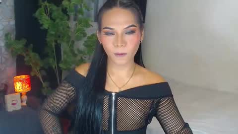 misstrishontop online show from December 6, 2024, 12:38 pm