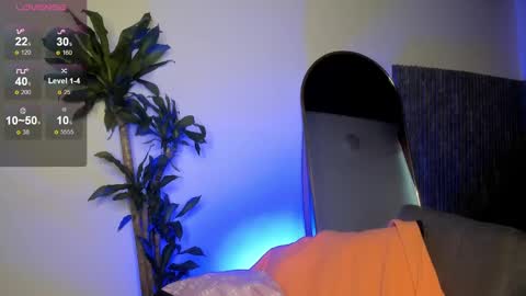 missvalery1 online show from January 9, 2025, 8:55 pm