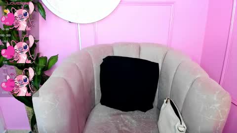 Snapshot of missvalery1 chatting on February 17, 2025, 10:25 pm missvalery1 online show from February 17, 2025, 10:25 pm