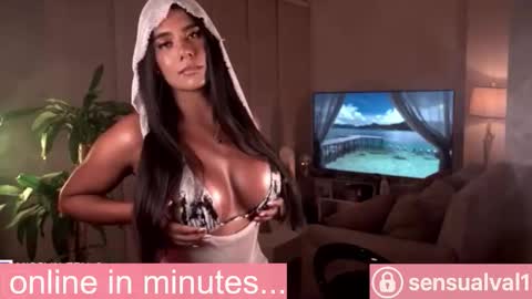 Snapshot of missvalery_1 chatting on October 10, 2025, 6:51 pm OF online show from October 10, 2025, 6:51 pm