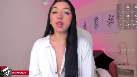 Snapshot of missvancouver_ chatting on December 17, 2024, 12:23 am Mafe Jimenez online show from December 17, 2024, 12:23 am
