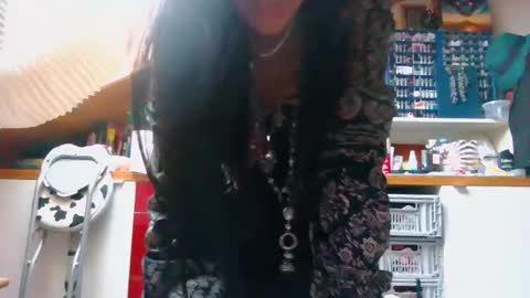 Snapshot of missversatile chatting on April 30, 2026, 3:29 pm Miss Versatile online show from April 30, 2026, 3:29 pm
