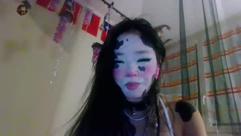Snapshot of missversatile chatting on May 2, 2026, 12:59 am Miss Versatile online show from May 2, 2026, 12:59 am