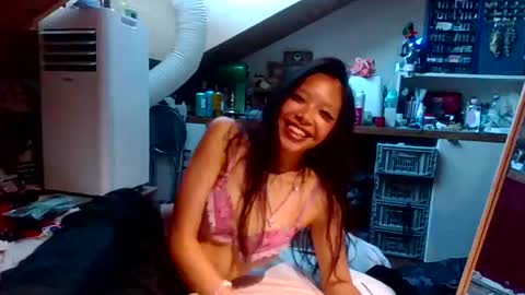 Snapshot of missversatile chatting on May 27, 2026, 6:16 pm Miss Versatile online show from May 27, 2026, 6:16 pm