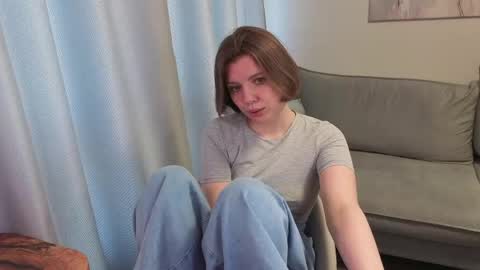 Snapshot of missvikiki chatting on May 1, 2026, 2:32 pm Polly online show from May 1, 2026, 2:32 pm