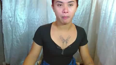 SweetViolet online show from March 26, 2026, 1:17 pm