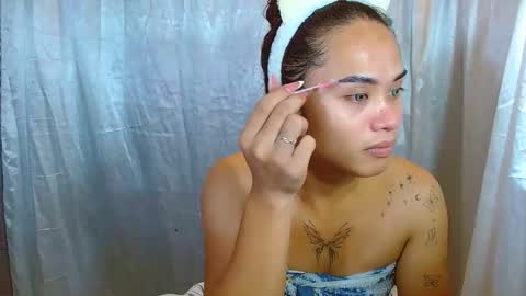 SweetViolet online show from May 13, 2026, 11:51 am