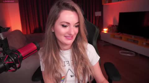 Snapshot of misswiney chatting on January 21, 2025, 4:16 pm Winey online show from January 21, 2025, 4:16 pm