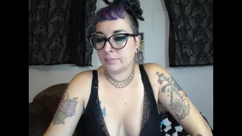 Snapshot of missy_dee chatting on September 11, 2025, 6:35 am Missy Dee online show from September 11, 2025, 6:35 am