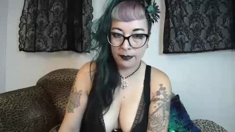 Snapshot of missy_dee chatting on September 30, 2025, 10:15 pm Missy Dee online show from September 30, 2025, 10:15 pm