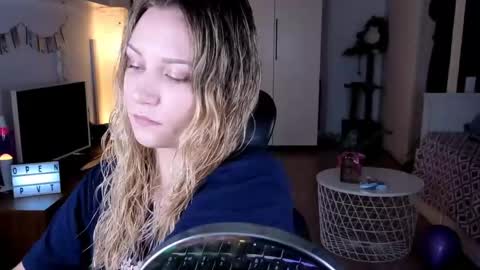 Snapshot of missyourtouch chatting on April 22, 2026, 5:36 pm MissYourTouch online show from April 22, 2026, 5:36 pm
