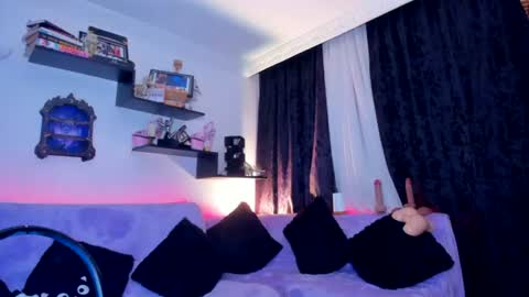 Snapshot of missyuliaslut chatting on July 12, 2026, 7:43 am missyuliaslut online show from July 12, 2026, 7:43 am