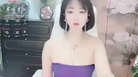 Mist Lili online show from June 22, 2026, 2:25 pm