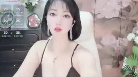 Mist Lili online show from June 23, 2026, 2:37 pm