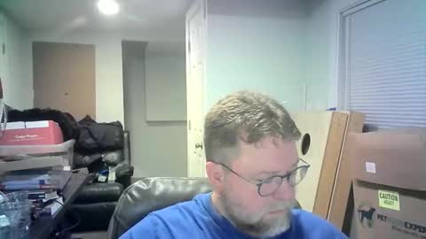 Snapshot of mister_happy567 chatting on May 17, 2026, 6:22 am Mr. Happy online show from May 17, 2026, 6:22 am