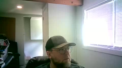 Snapshot of mister_happy567 chatting on May 26, 2026, 9:33 pm Mr. Happy online show from May 26, 2026, 9:33 pm