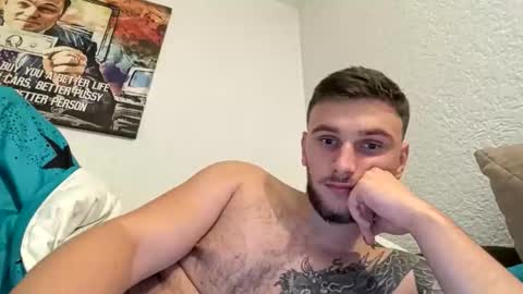 Brokebutcute online show from November 10, 2025, 10:09 pm