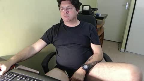 Snapshot of mistercoeur1 chatting on January 13, 2026, 5:29 pm mistercoeur online show from January 13, 2026, 5:29 pm