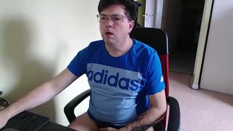 Snapshot of mistercoeur1 chatting on February 17, 2026, 4:02 pm mistercoeur online show from February 17, 2026, 4:02 pm