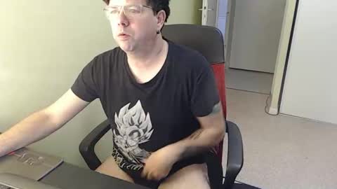 Snapshot of mistercoeur1 chatting on March 4, 2026, 7:47 am mistercoeur online show from March 4, 2026, 7:47 am