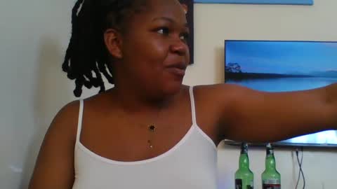 Snapshot of misticmoment chatting on June 3, 2026, 6:38 am misticmoment online show from June 3, 2026, 6:38 am