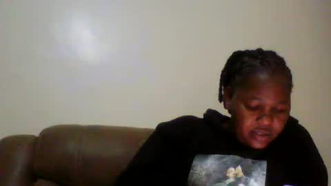 Snapshot of misticmoment chatting on June 19, 2026, 4:22 pm misticmoment online show from June 19, 2026, 4:22 pm