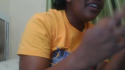Snapshot of misticmoment chatting on June 20, 2026, 8:11 pm misticmoment online show from June 20, 2026, 8:11 pm