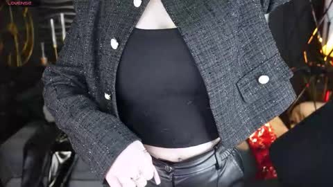 Snapshot of mistress_darsy chatting on February 1, 2026, 5:50 am Darsy online show from February 1, 2026, 5:50 am