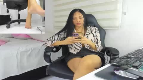 mistress_findom online show from October 14, 2025, 10:32 pm