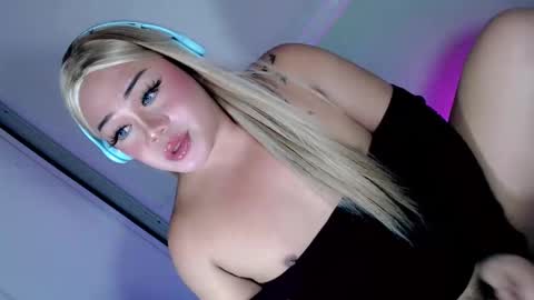 Snapshot of mistress_marta69 chatting on November 19, 2025, 9:37 pm mistress_marta69 online show from November 19, 2025, 9:37 pm