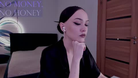 Mistress Mia online show from December 2, 2025, 1:44 am