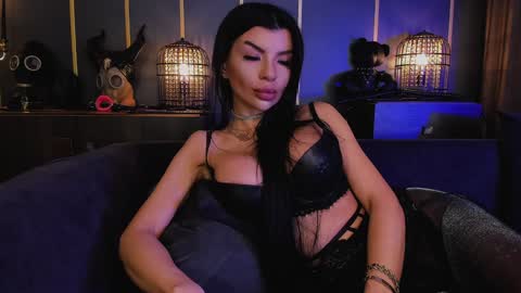 Snapshot of mistresselenia chatting on December 9, 2024, 1:13 pm Elenia online show from December 9, 2024, 1:13 pm