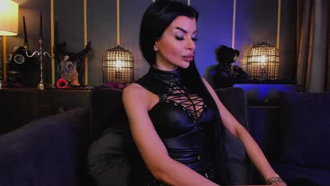 Snapshot of mistresselenia chatting on January 18, 2025, 9:45 am Elenia online show from January 18, 2025, 9:45 am