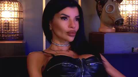 Elenia online show from July 4, 2026, 9:59 am
