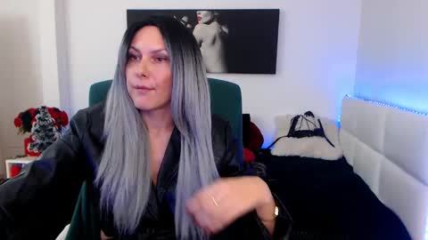 Snapshot of mistressevelyn_ chatting on December 9, 2024, 10:54 am MistressEvelyn online show from December 9, 2024, 10:54 am