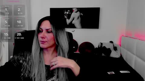 Snapshot of mistressevelyn_ chatting on December 15, 2024, 5:56 am MistressEvelyn online show from December 15, 2024, 5:56 am