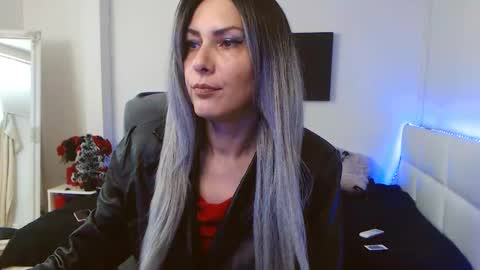 Snapshot of mistressevelyn_ chatting on January 9, 2025, 5:34 am MistressEvelyn online show from January 9, 2025, 5:34 am