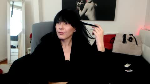 Snapshot of mistressevelyn_ chatting on January 16, 2025, 6:56 am MistressEvelyn online show from January 16, 2025, 6:56 am