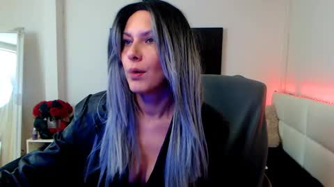 Snapshot of mistressevelyn_ chatting on January 20, 2025, 6:21 am MistressEvelyn online show from January 20, 2025, 6:21 am