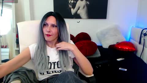 Snapshot of mistressevelyn_ chatting on February 20, 2025, 1:40 pm MistressEvelyn online show from February 20, 2025, 1:40 pm