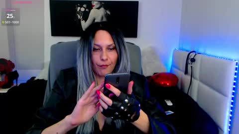 Snapshot of mistressevelyn_ chatting on February 27, 2025, 6:40 am MistressEvelyn online show from February 27, 2025, 6:40 am