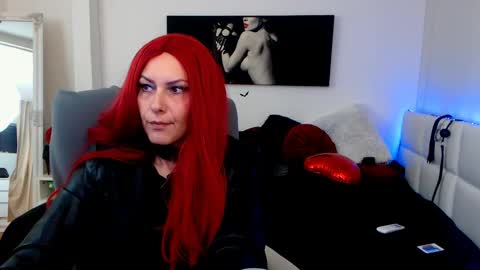 Snapshot of mistressevelyn_ chatting on March 3, 2025, 5:20 am MistressEvelyn online show from March 3, 2025, 5:20 am