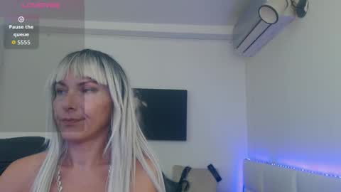 Snapshot of mistressevelyn_ chatting on September 27, 2025, 7:19 pm MistressEvelyn online show from September 27, 2025, 7:19 pm