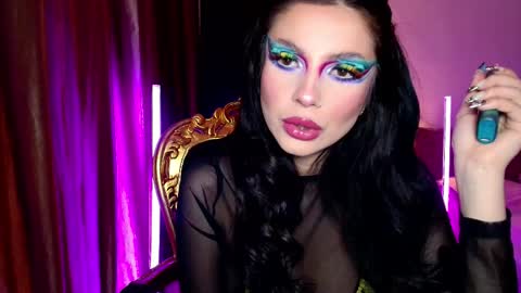 Snapshot of mistressfindom chatting on March 3, 2026, 8:59 pm Goddess Katerina online show from March 3, 2026, 8:59 pm