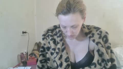mistressmilly32 online show from April 4, 2026, 10:02 am