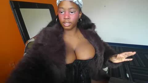 mistressmochareign online show from February 27, 2026, 7:25 pm